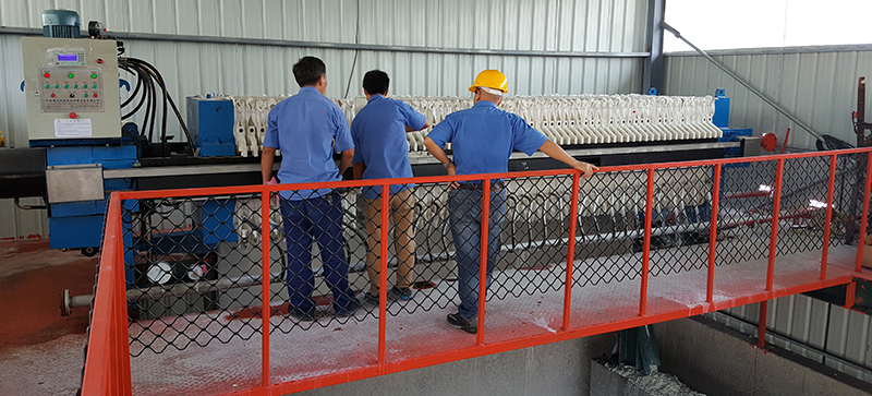 汙泥青青草免费观看视频進行潤滑和保養提高使用壽命