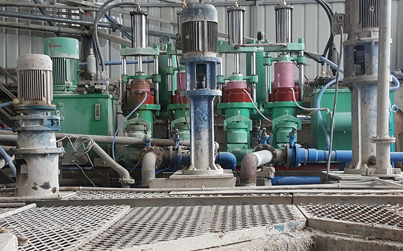 汙泥廂式青青草免费观看视频